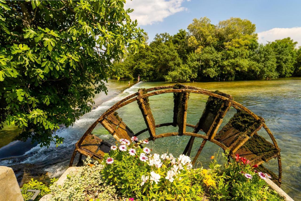 Appartement Au Coeur De L'Isle Sur La Sorgue ภายนอก รูปภาพ